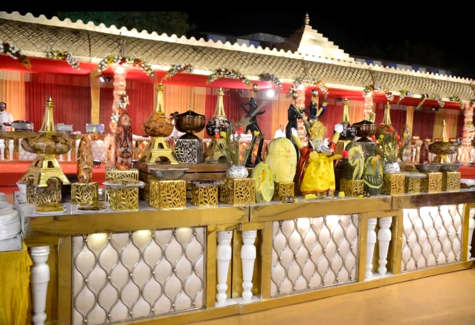 Garden Caffe dining at The Gautam Hotel Varanasi