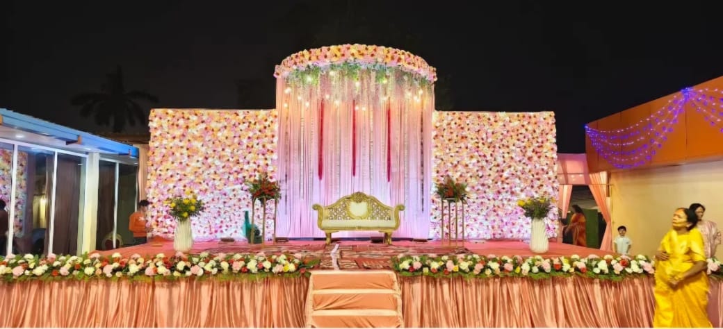 Pastel reception stage